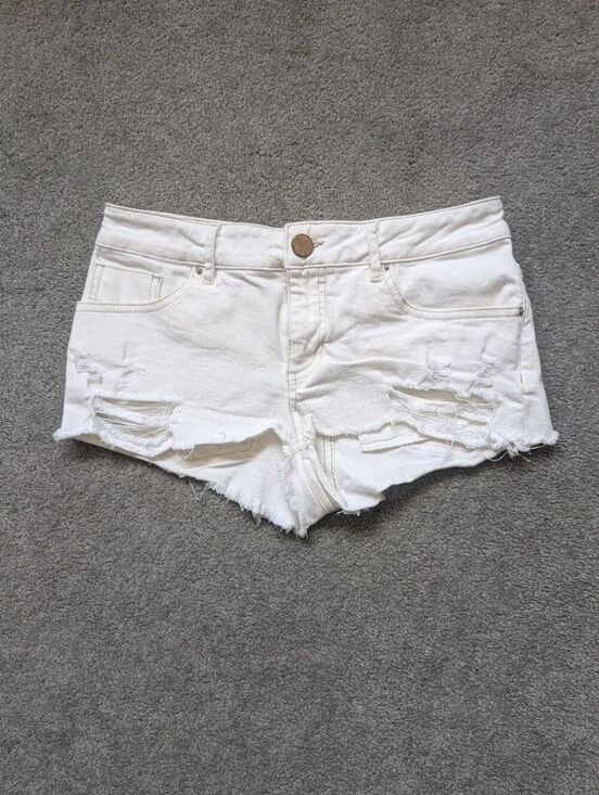 ASOS Pants - Asos White Denim Jean Cut-Off Shorts Size US 6